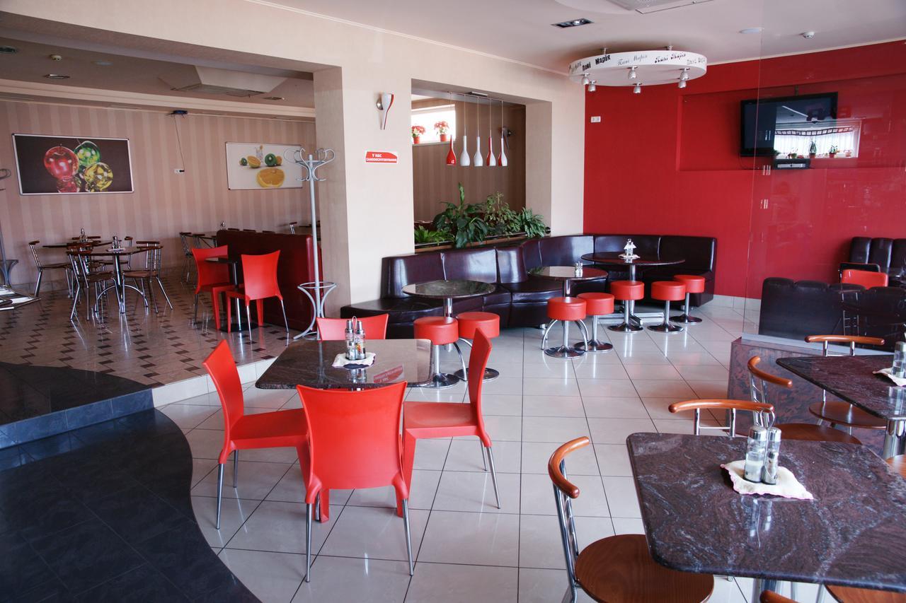 Hotel Serpanok Tyachiv Exterior photo