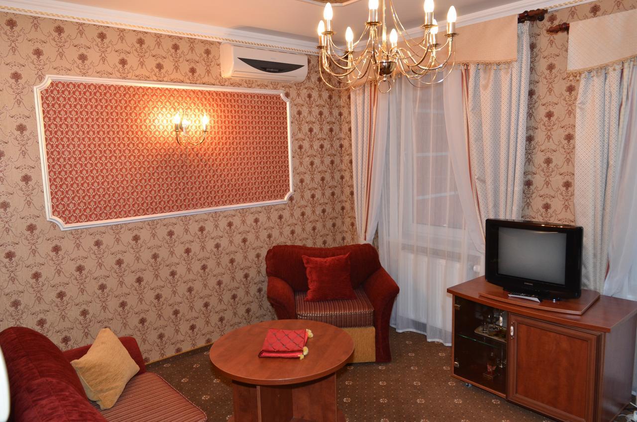 Hotel Serpanok Tyachiv Exterior photo