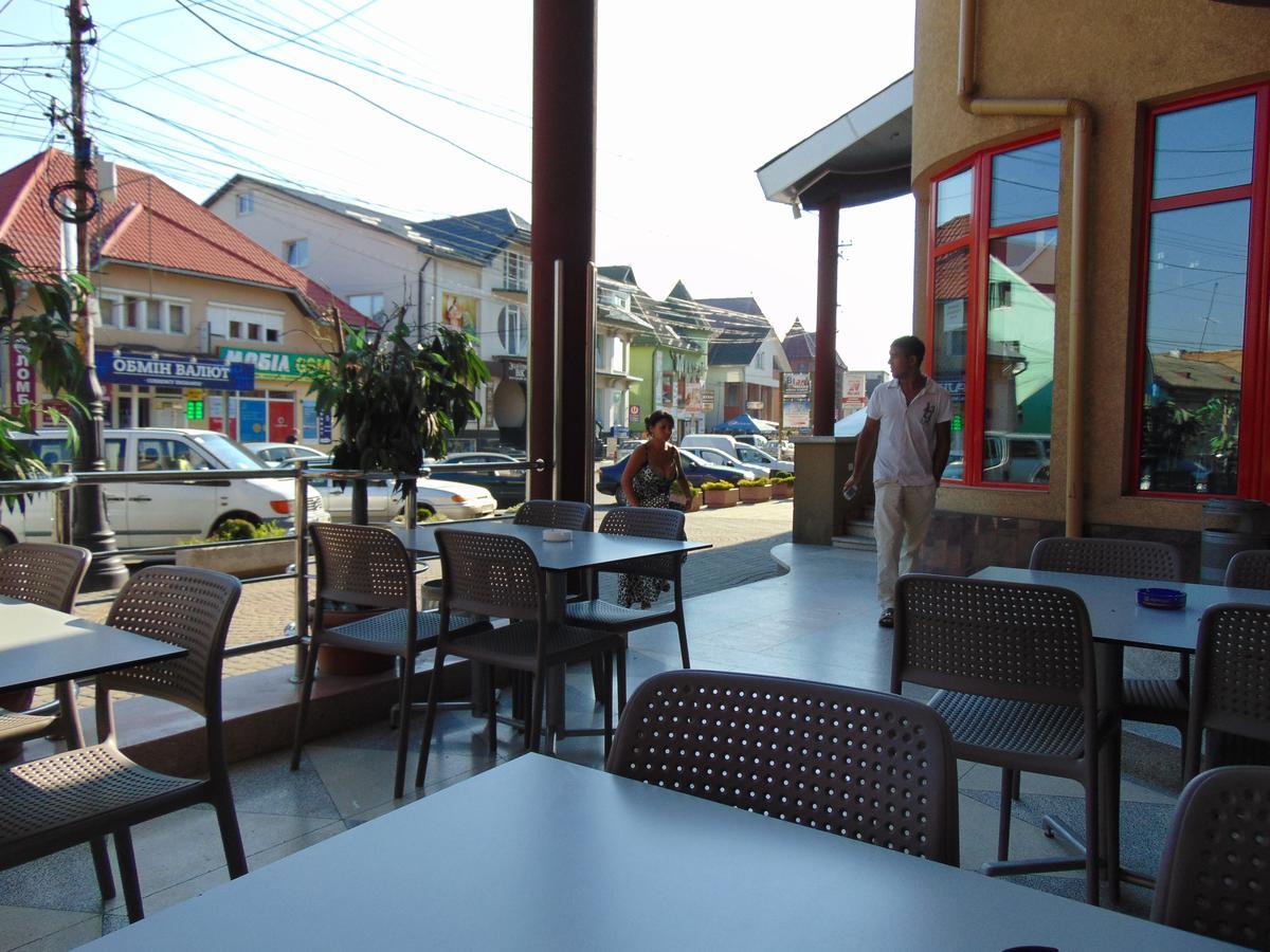 Hotel Serpanok Tyachiv Exterior photo